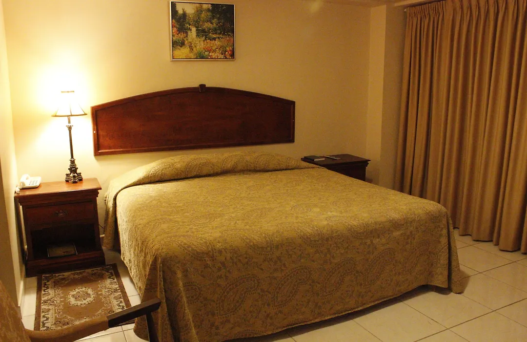 Gran Hotel Paris-1