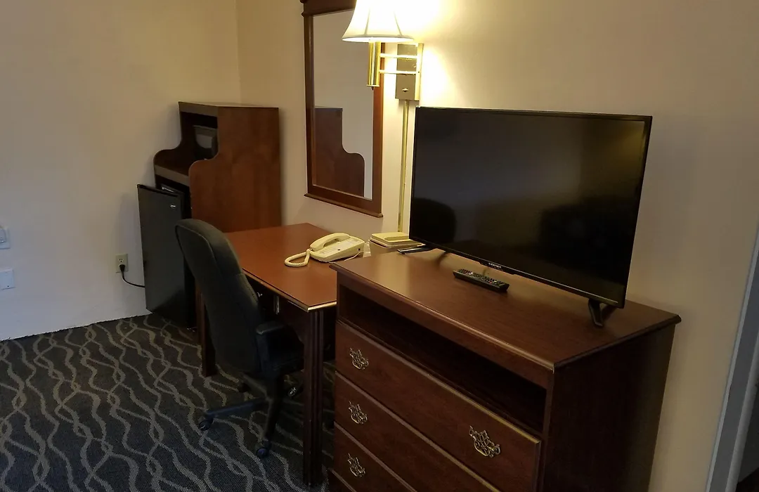Budget Host Inn-1