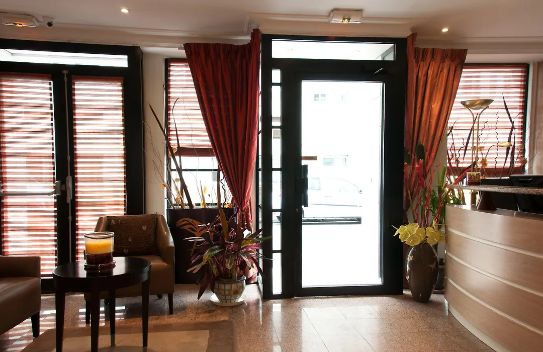 Hotel Des Deux Avenues-1
