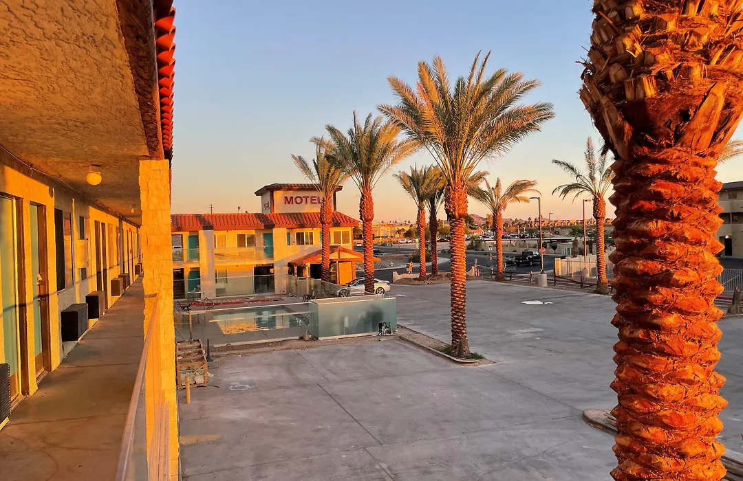 Sway Hotel Lake Havasu-1
