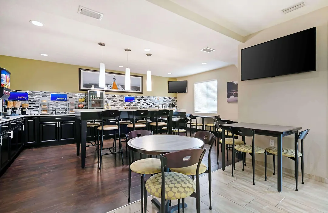 Best Western Edgewater Inn-1
