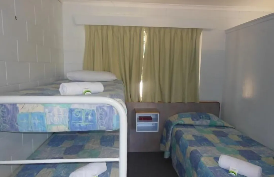 Country Road Motel-1