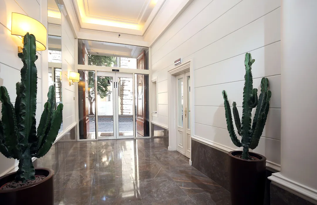Trianon Borgo Pio Aparthotel-1