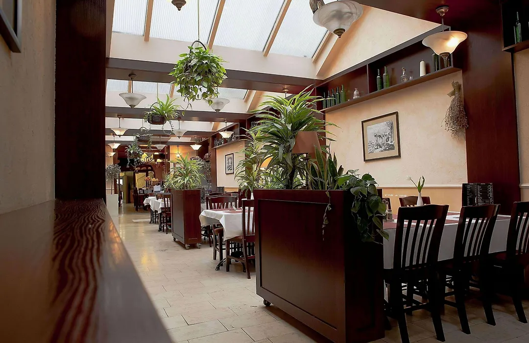 Hotel Floryan Old Town-1