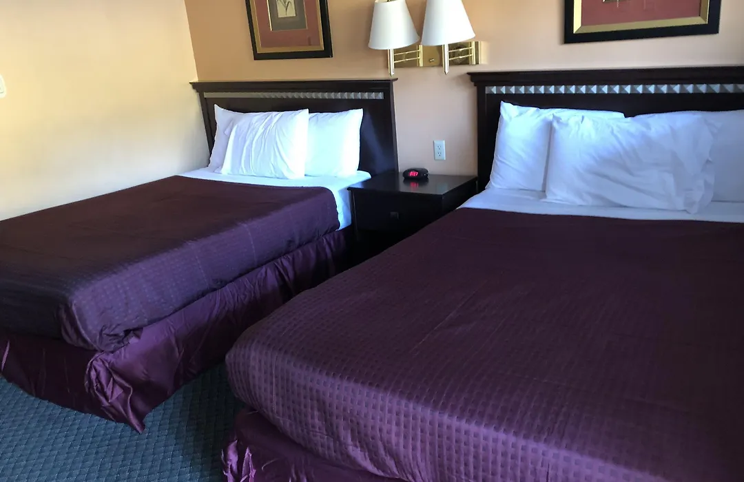 Hometown Inn-1