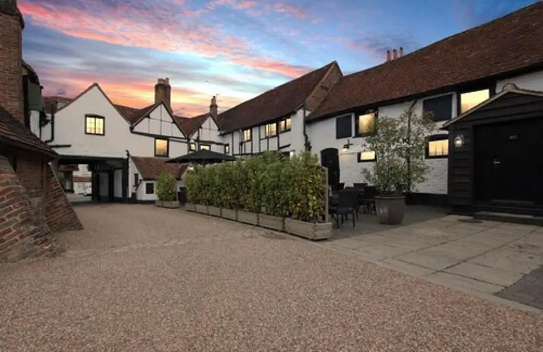 Kings Arms Hotel-1