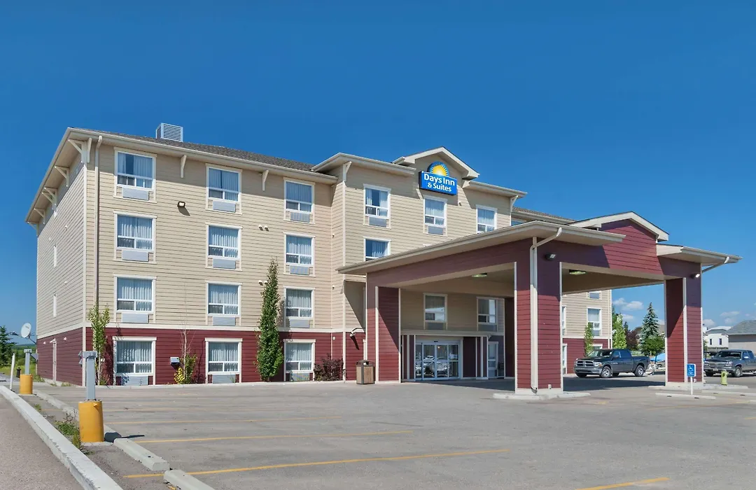 Days Inn & Suites By Wyndham Cochrane-1
