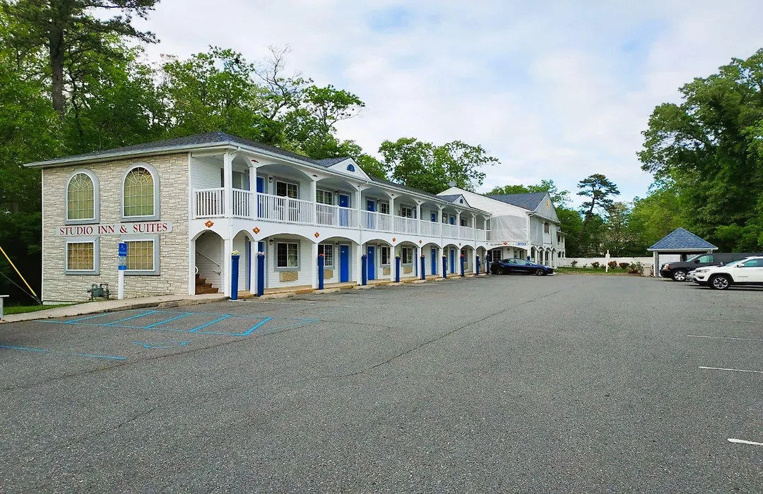 Studio Inn And Suites-1