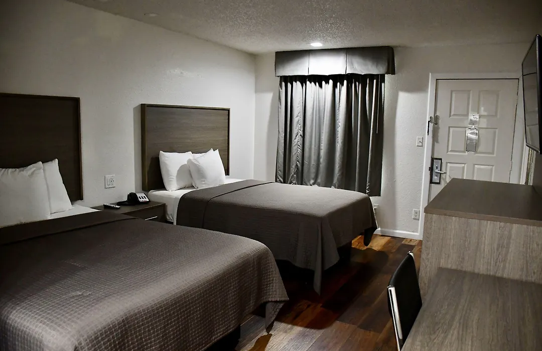 Lockhart Inn-1