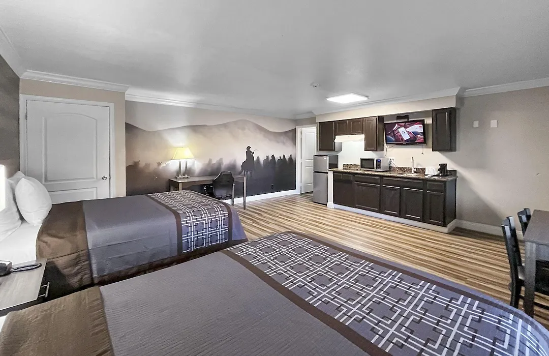 Rodeo Lodge-1