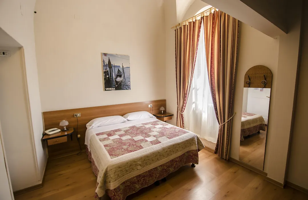 Hotel Iris-1