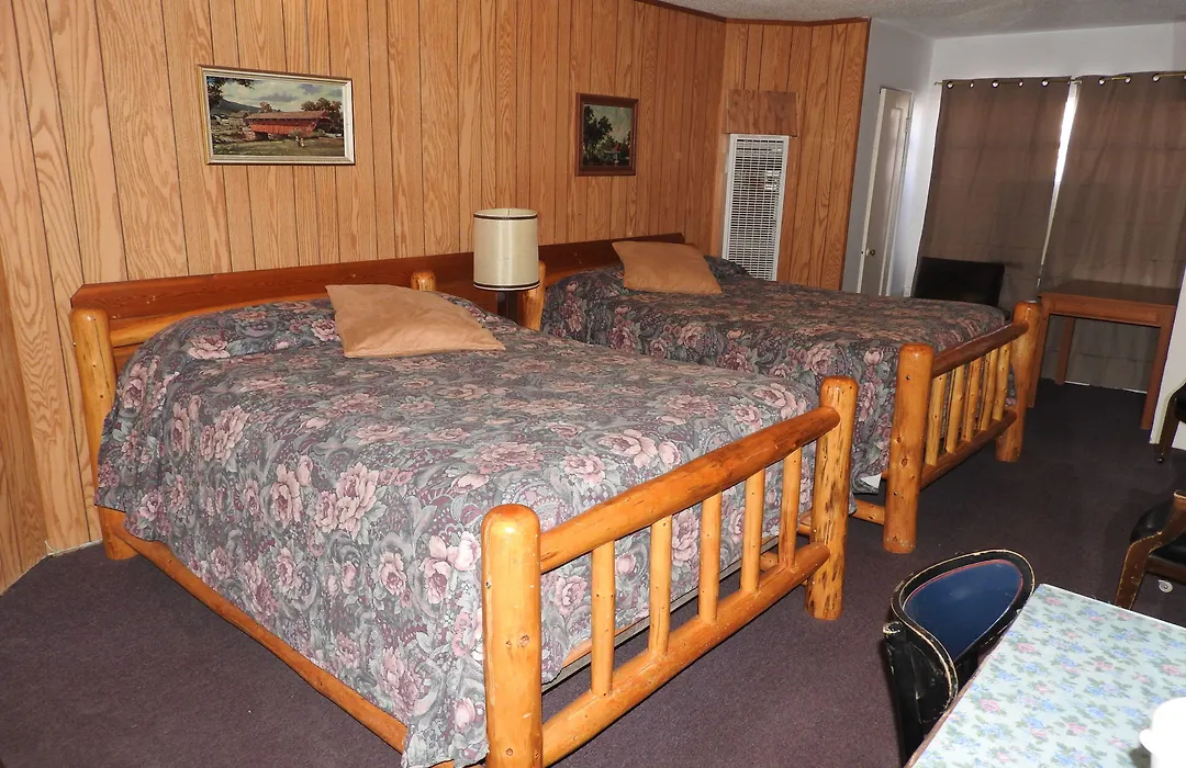 Rainbow Motel-1
