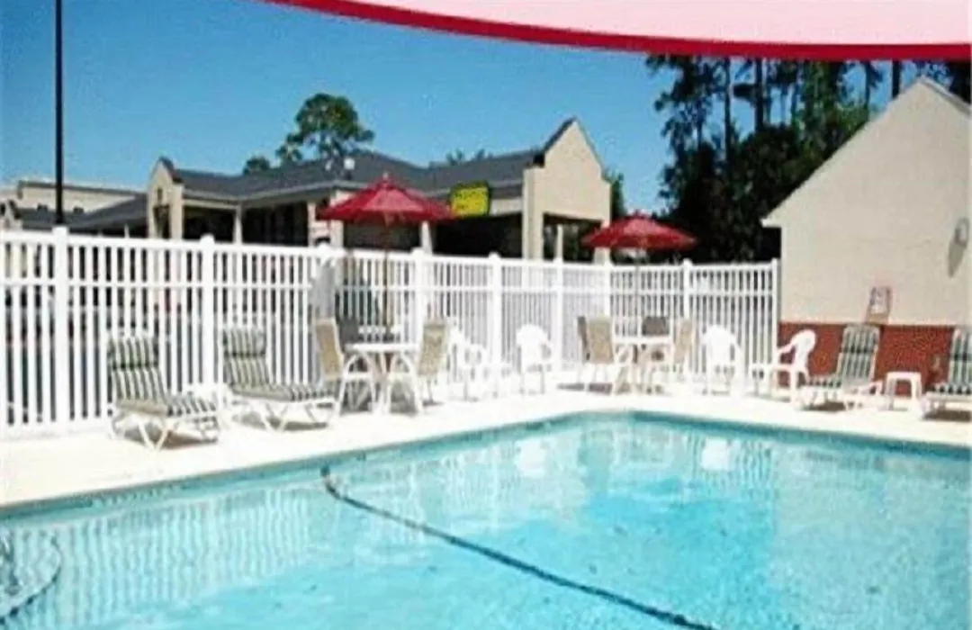 Magnolia Inn Extended Stay Of Kingsland - New 2025 - Book A Kitchen Room - 12 Noon Check Out - 4K Black Beds - Saltwater-Mineral Pool Open Until 4Am - 24-7 Front Desk - Luxe Coffee Bar Award Winning Inn - Save By Phone - 912-576-4777-1