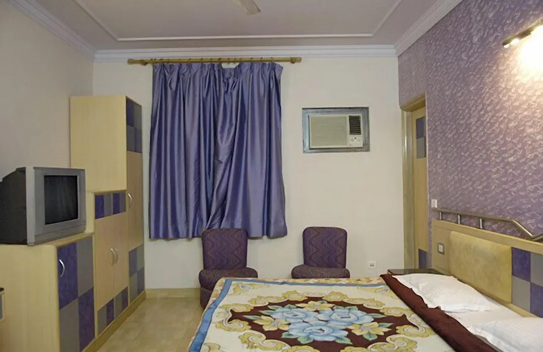 Hotel Madonna-1