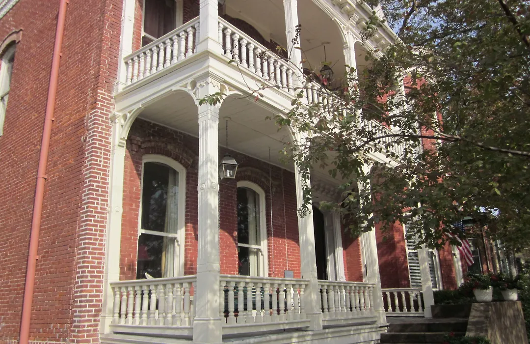 Baer House Inn-1