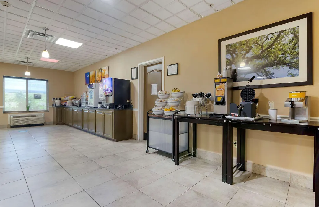 Comfort Suites Savannah North-1