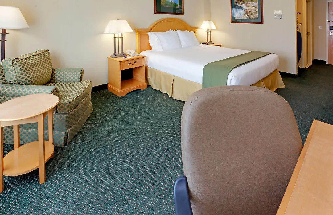 Holiday Inn Express Hotel & Suites Watertown - Thousand Islands By Ihg-1