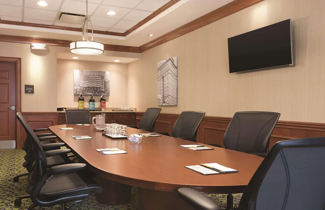 Hilton Garden Inn Akron-Canton Airport-1