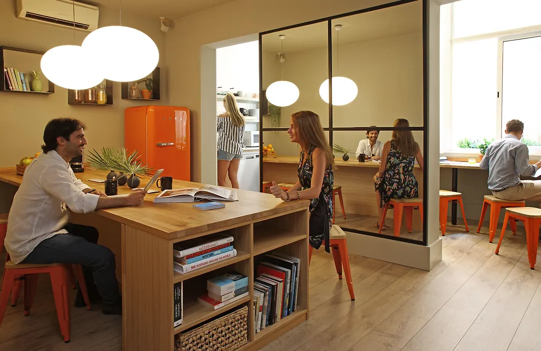 Chic&Basic Tallers Hostal-1