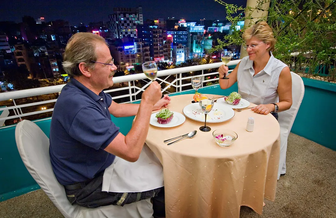 Liberty Hotel Saigon Parkview-1