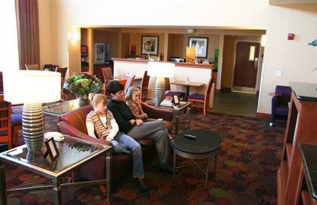 Hampton Inn & Suites Moline-Quad City Int'L Aprt-1
