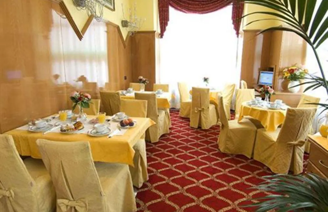 Hotel Cinque Giornate-1