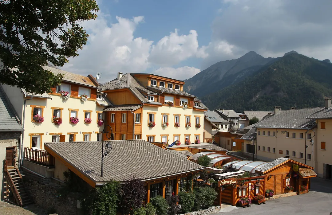 Logis Hôtel Les Autanes&Spa-1