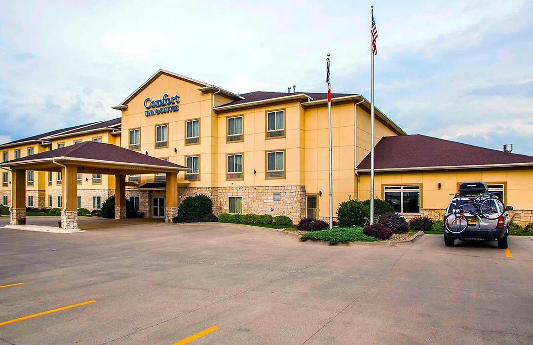 Comfort Inn & Suites Grinnell Near I-80-1