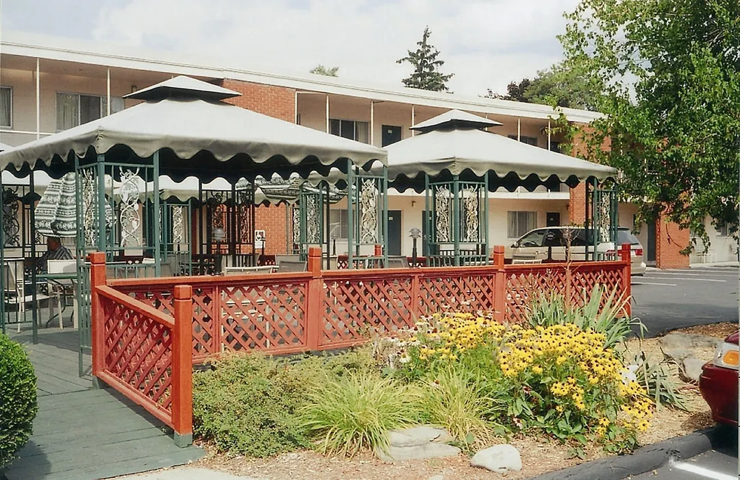 Meadow Court Inn - Ithaca-1