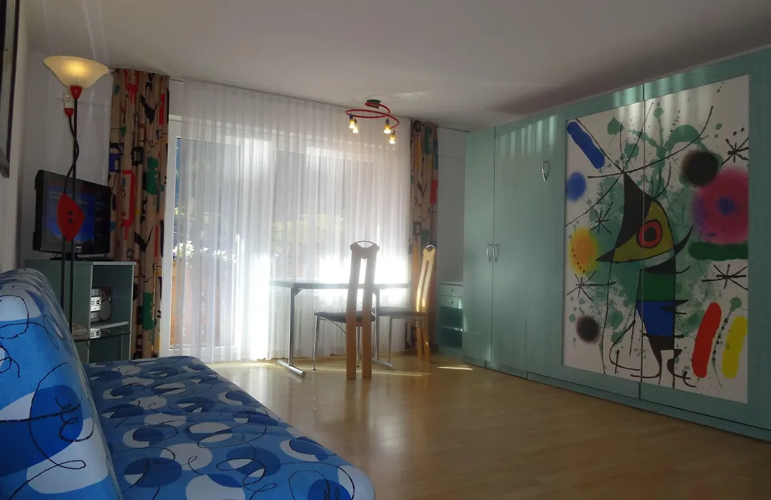 Artist Apartments & Hotel Garni-1
