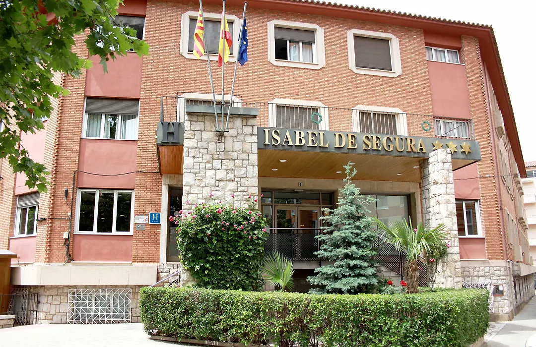 Hotel Isabel de Segura-1
