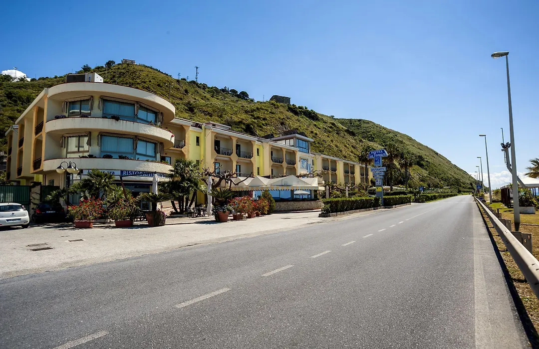 Hotel La Tonnara-1