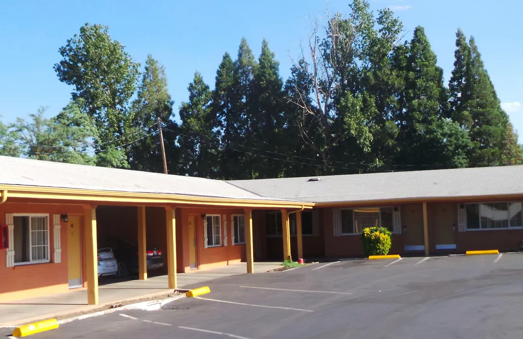 Relax Inn Yreka-1