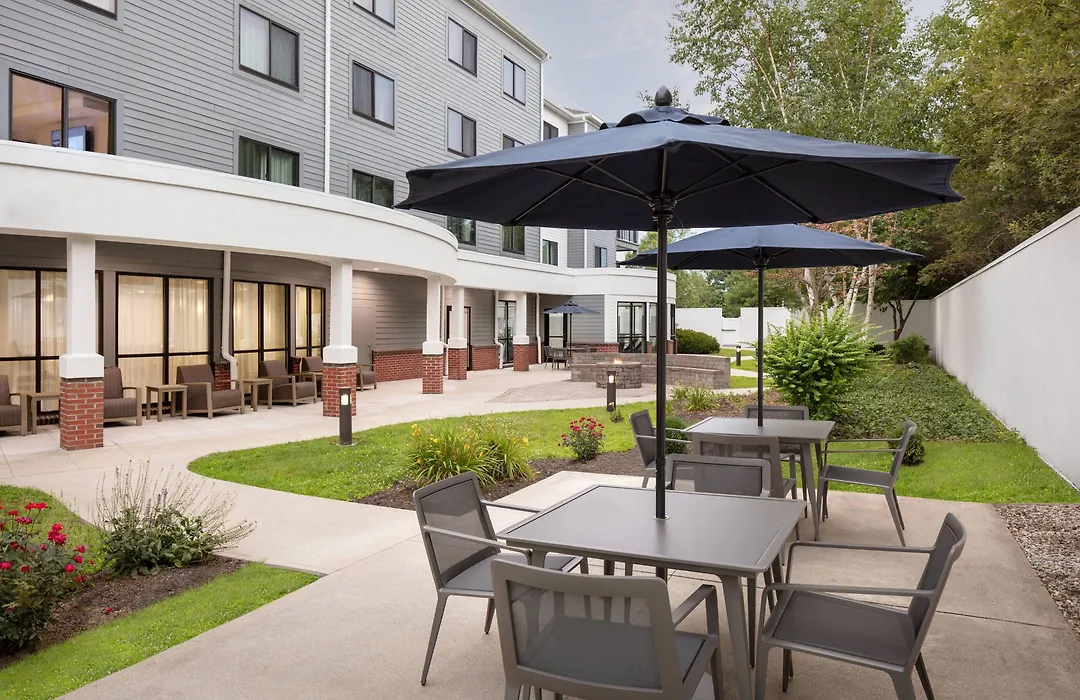 Courtyard Portland Airport-1