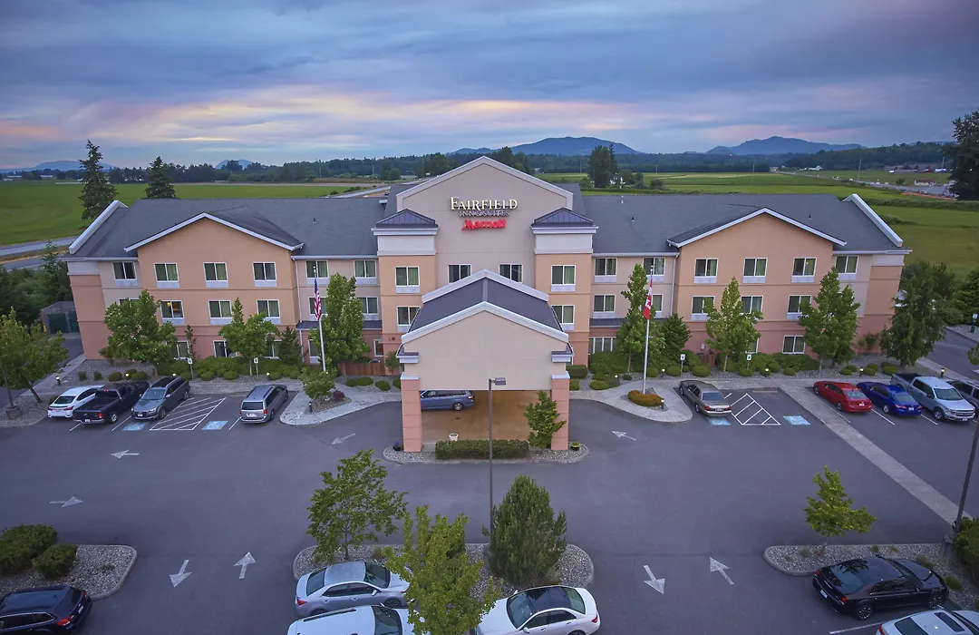 Fairfield Inn & Suites Burlington-1
