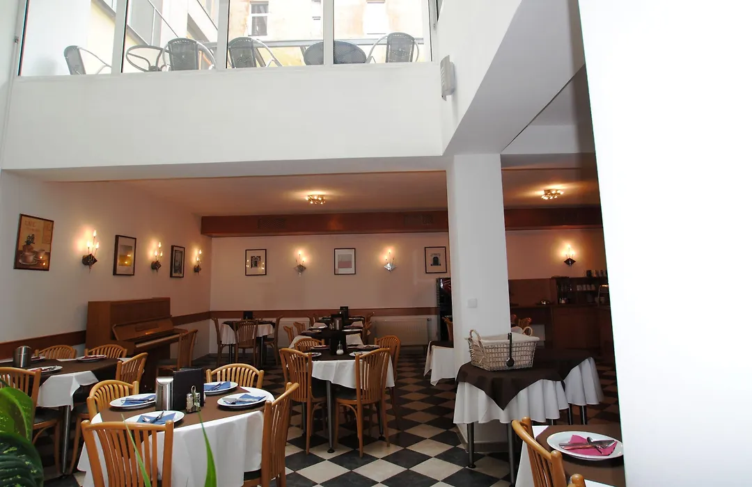 Augustus Et Otto Hotel-1
