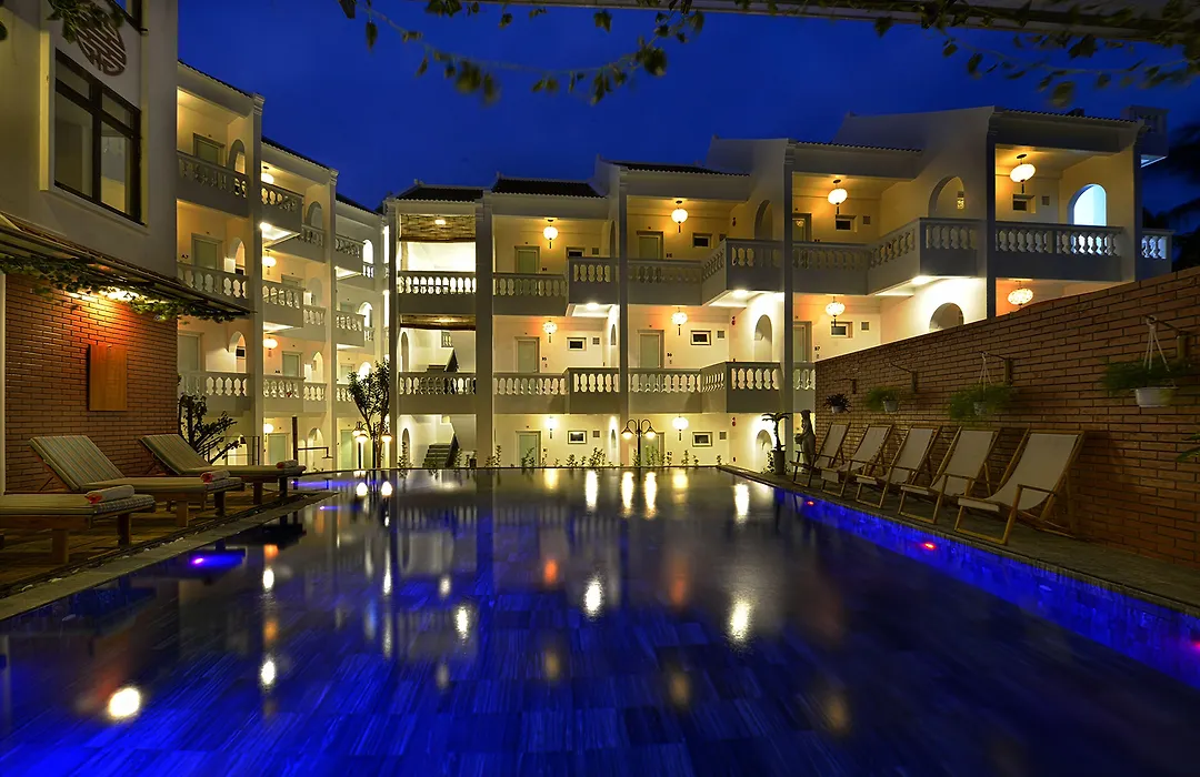 Hoi An Aurora Riverside Hotel And Spa-1