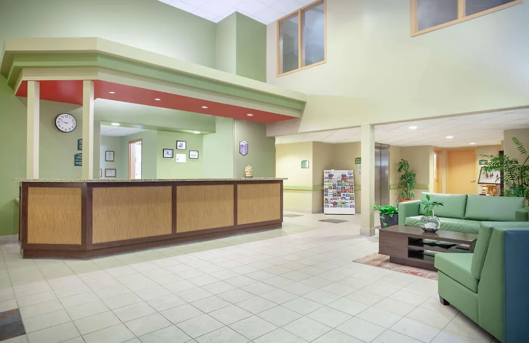 Super 8 By Wyndham Midland-1