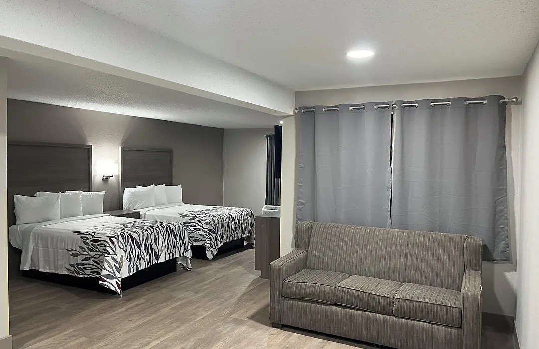 Red Roof Inn & Suites Newport News-1