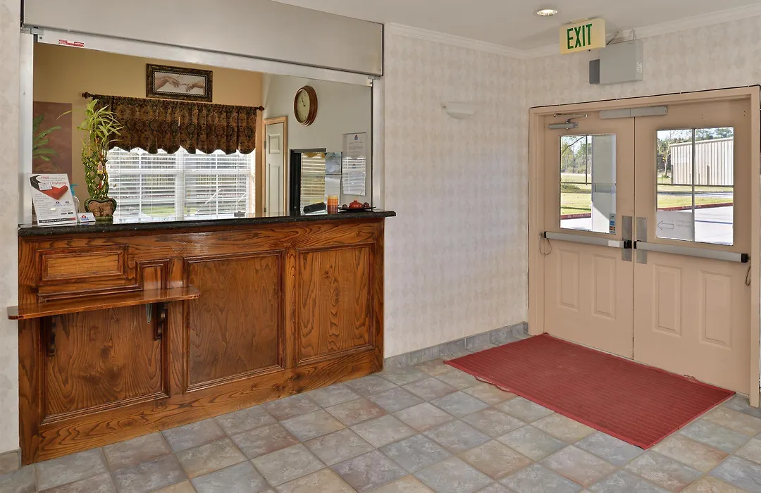 Americas Best Value Inn & Suites-Winnie-1