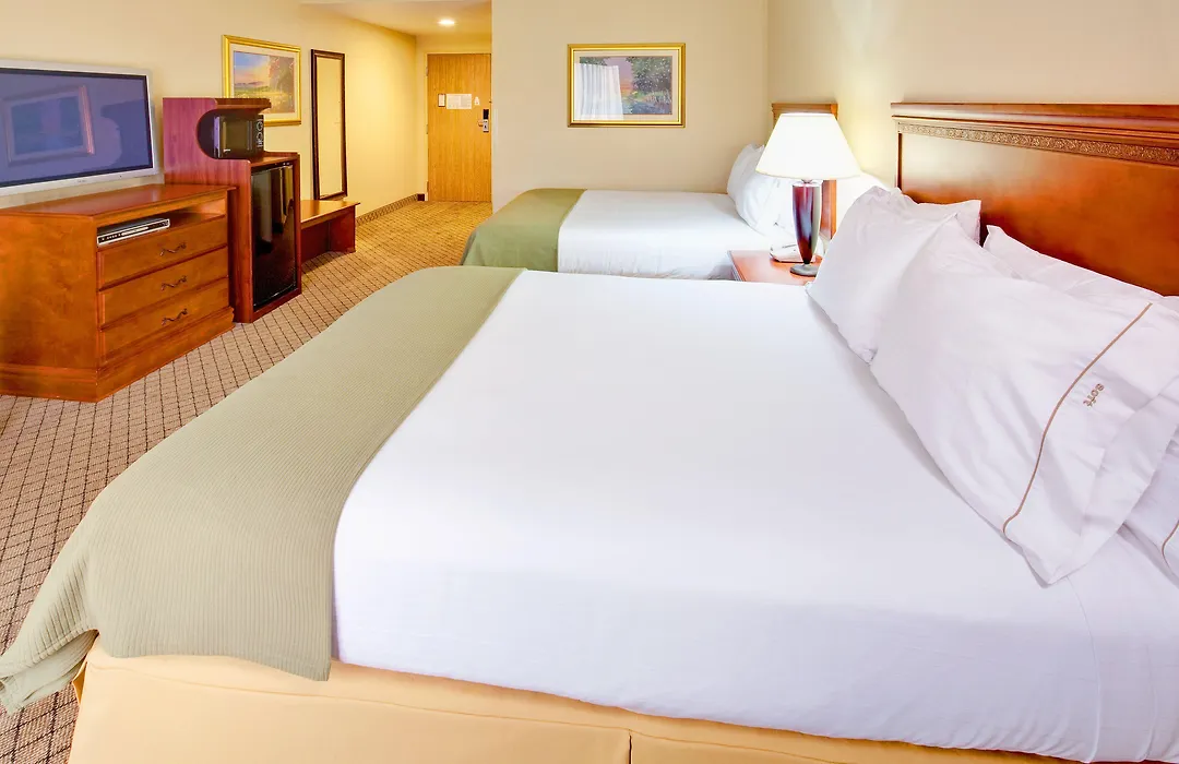 Holiday Inn Express-1