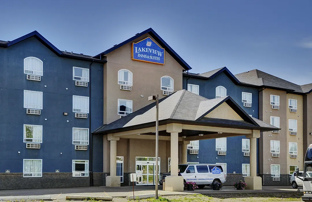 Lakeview Inns & Suites - Fort Nelson-1