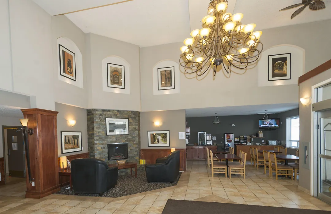 Lakeview Inns & Suites - Fort Nelson-1