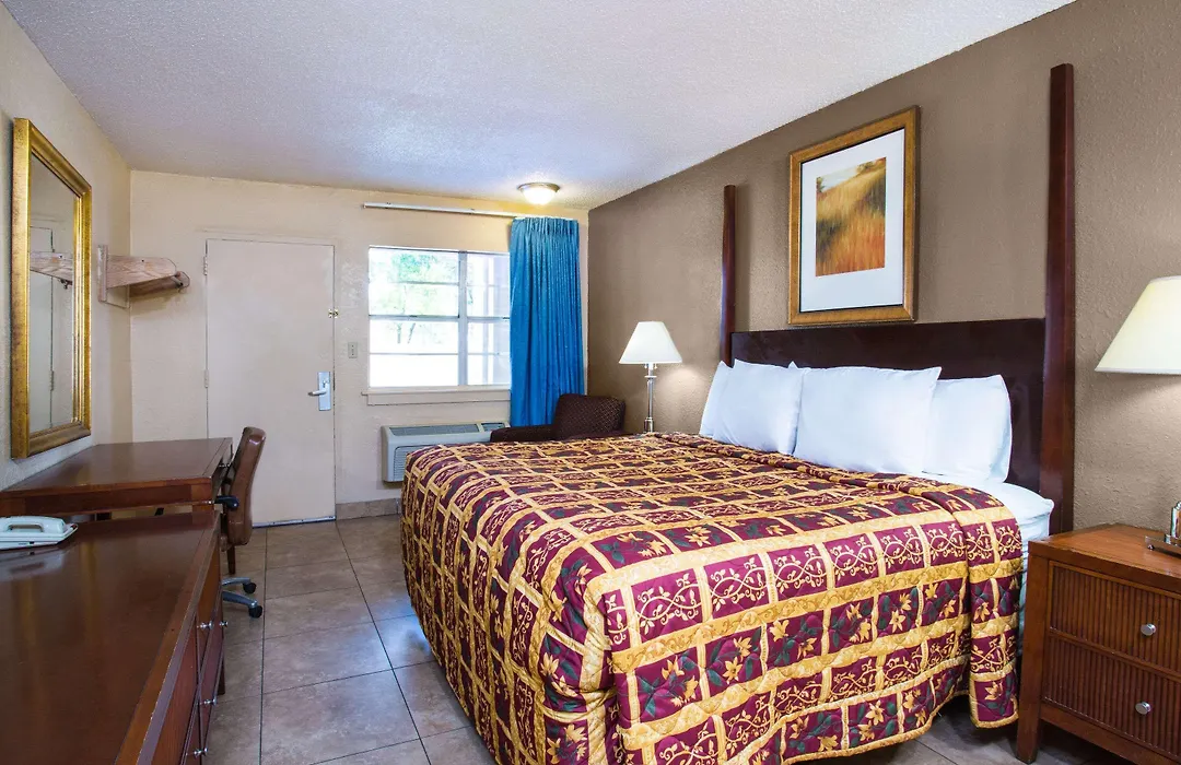 Knights Inn Orlando-1