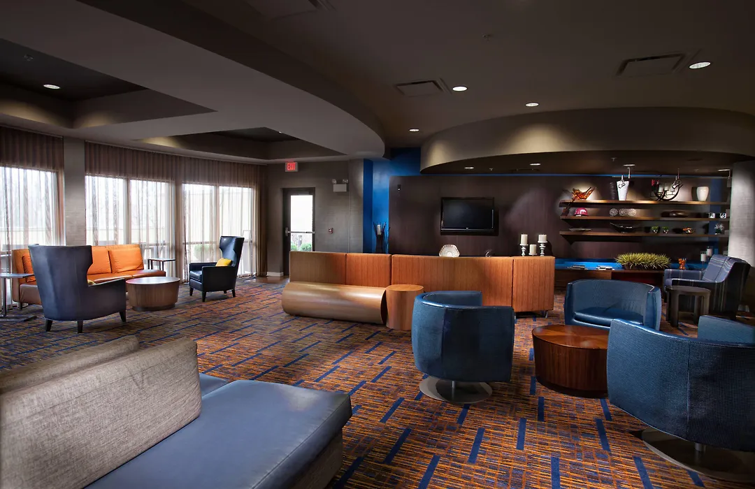 Courtyard By Marriott Fayetteville-1