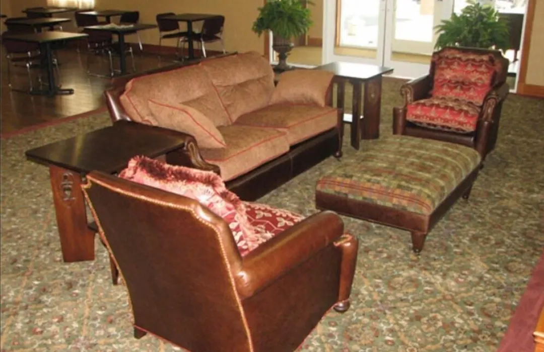 Randolph Inn And Suites-1