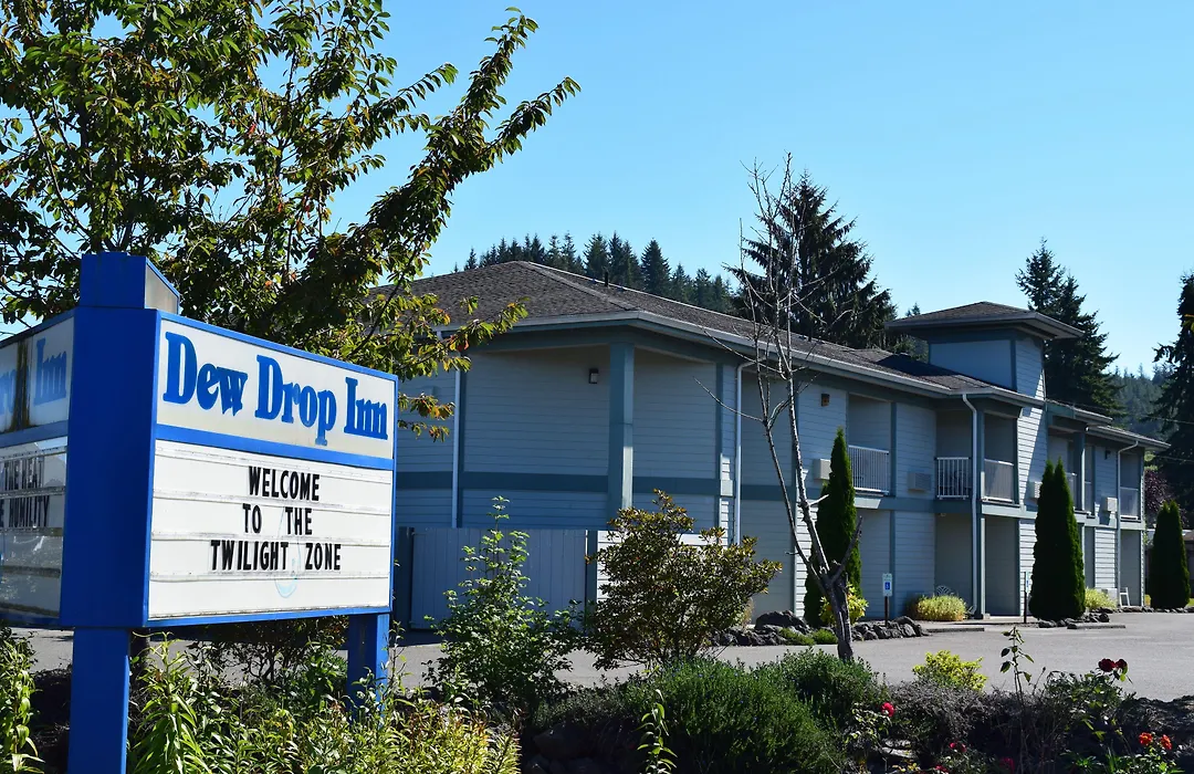 Dew Drop Inn-1