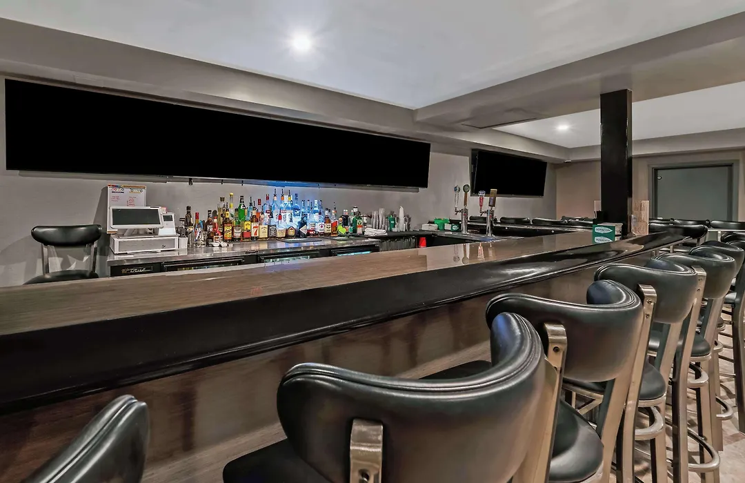 Americas Best Value Inn Foxboro-1