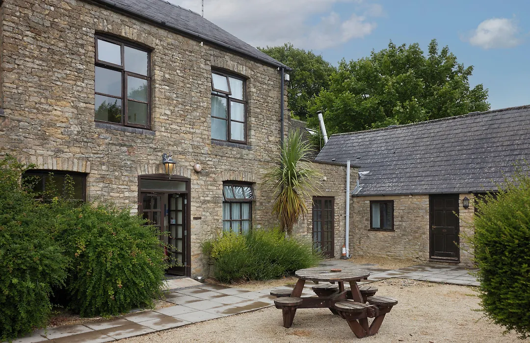 Hunters Hall Inn By Greene King Inns-1