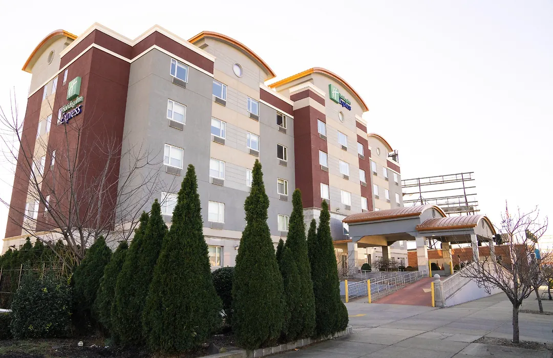 Holiday Inn Express Maspeth By Ihg-1